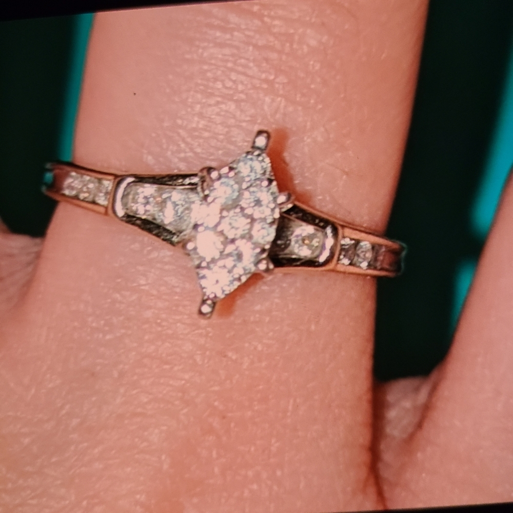 14k Authentic genuine diamonds ring - Picture 4 of 12